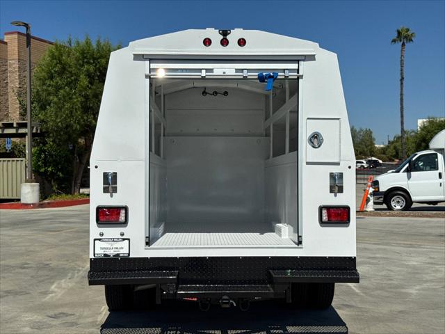 2025 GMC Savana Cutaway Work Van