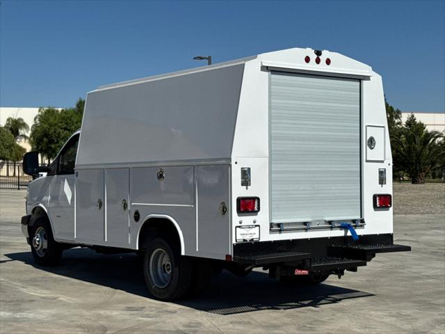 2025 GMC Savana Cutaway Work Van