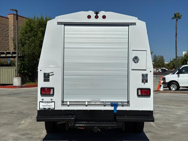2025 GMC Savana Cutaway Work Van