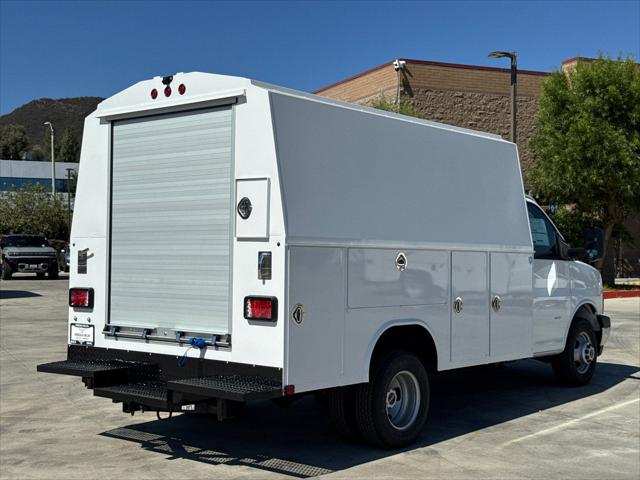 2025 GMC Savana Cutaway Work Van