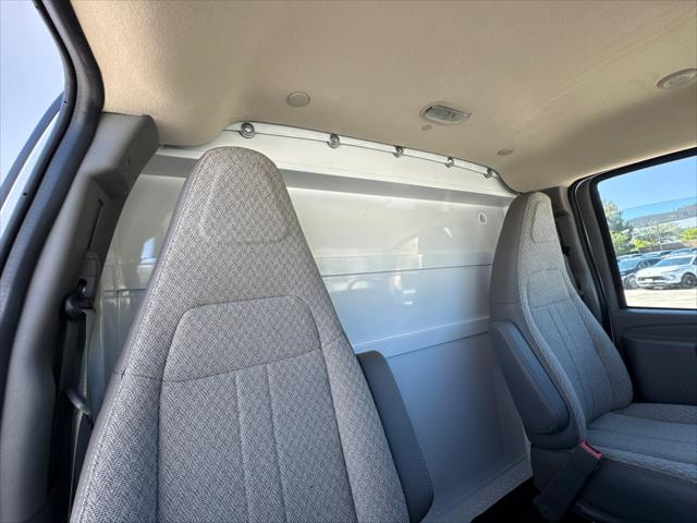 2025 GMC Savana Cutaway Work Van