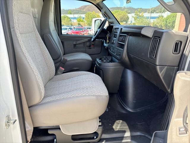 2025 GMC Savana Cutaway Work Van