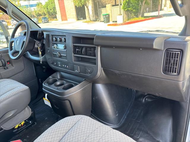 2025 GMC Savana Cutaway Work Van