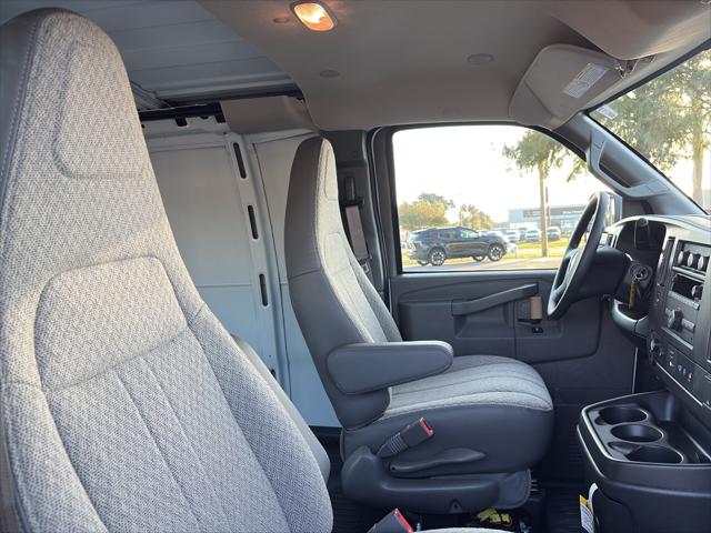 2025 Chevrolet Express Cargo Van RWD 2500 Regular Wheelbase WT