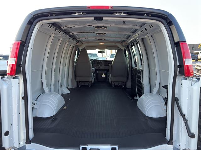 2025 Chevrolet Express Cargo Van RWD 2500 Regular Wheelbase WT