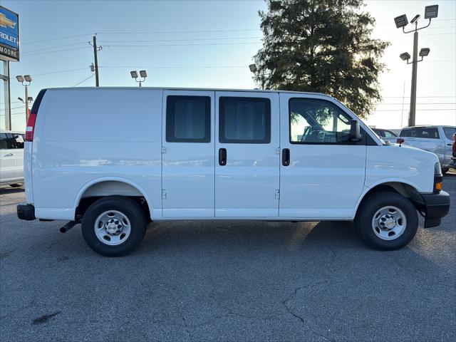 2025 Chevrolet Express Cargo Van RWD 2500 Regular Wheelbase WT