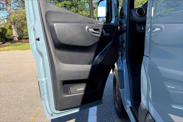 2025 Mercedes-Benz Sprinter 2500 High Roof 4-Cyl Diesel HO