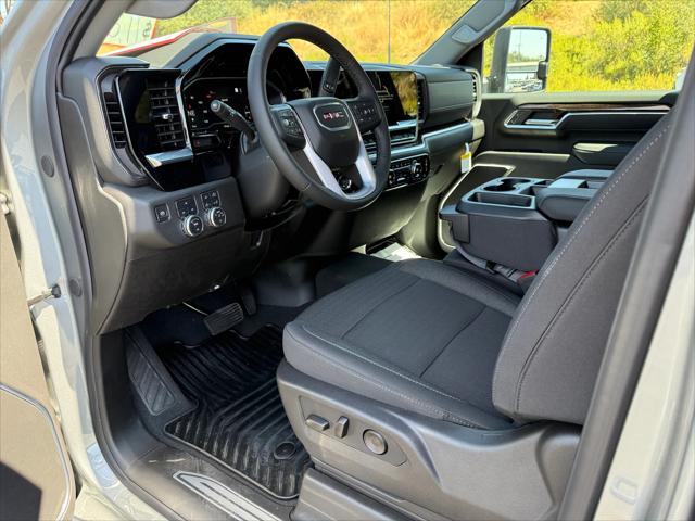 2025 GMC Sierra 2500HD 4WD Crew Cab Standard Bed SLE