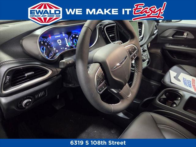 2026 Chrysler Pacifica PACIFICA SELECT AWD