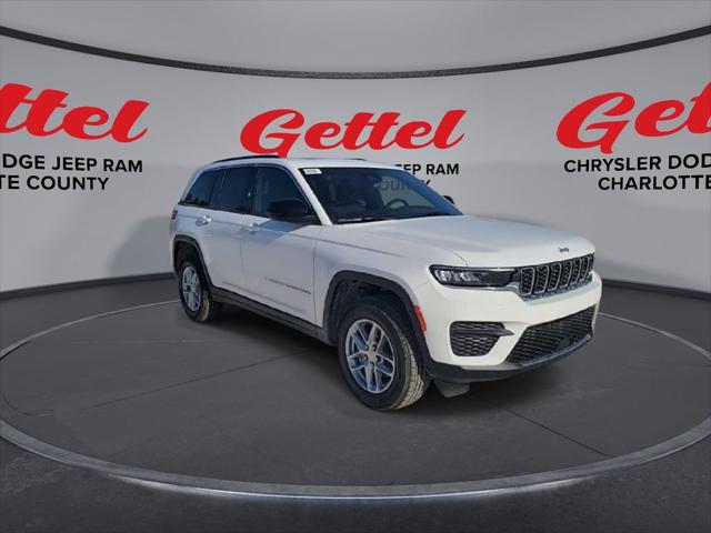 2025 Jeep Grand Cherokee GRAND CHEROKEE LAREDO X 4X4