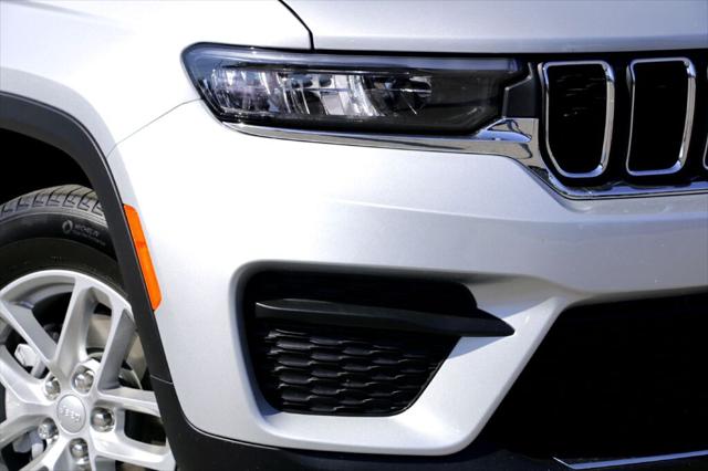 2025 Jeep Grand Cherokee GRAND CHEROKEE LAREDO X 4X2