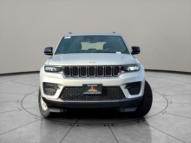 2025 Jeep Grand Cherokee GRAND CHEROKEE LAREDO 4X4 2025 Jeep Grand Cherokee GRAND CHEROKEE LAREDO 4X4