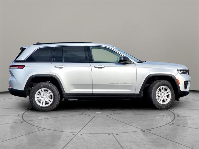 2025 Jeep Grand Cherokee GRAND CHEROKEE LAREDO 4X4 2025 Jeep Grand Cherokee GRAND CHEROKEE LAREDO 4X4