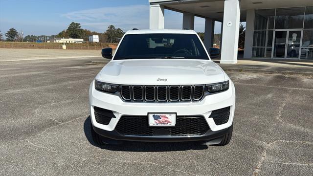 2025 Jeep Grand Cherokee GRAND CHEROKEE LAREDO 4X4