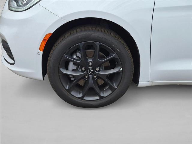 2026 Chrysler Pacifica Limited AWD