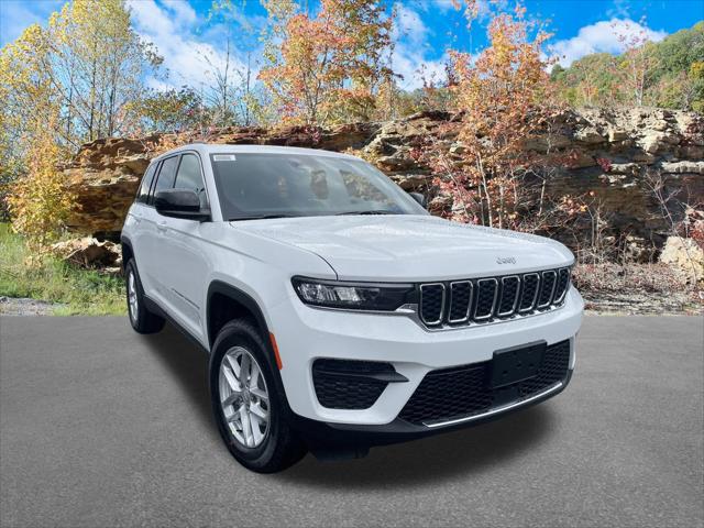 2025 Jeep Grand Cherokee GRAND CHEROKEE LAREDO X 4X4 2025 Jeep Grand Cherokee GRAND CHEROKEE LAREDO X 4X4