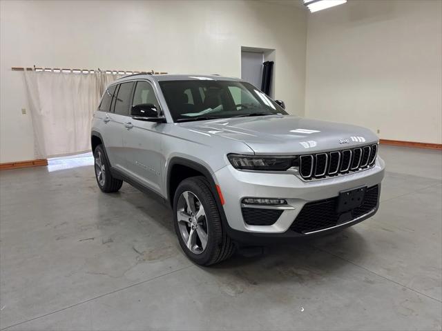 2025 Jeep Grand Cherokee GRAND CHEROKEE LIMITED 4X4 2025 Jeep Grand Cherokee GRAND CHEROKEE LIMITED 4X4
