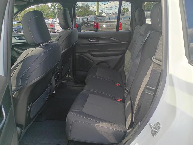 2025 Jeep Grand Cherokee Laredo X 4x4