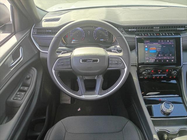 2025 Jeep Grand Cherokee Laredo X 4x4