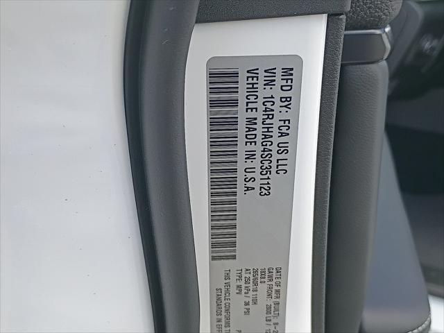 2025 Jeep Grand Cherokee Laredo X 4x4