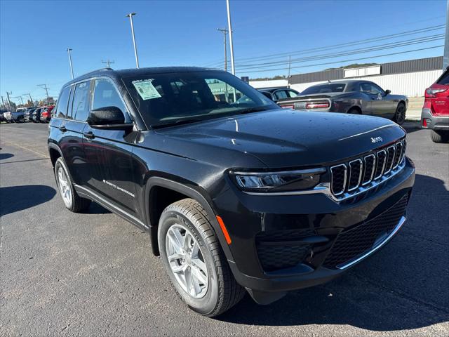 2025 Jeep Grand Cherokee GRAND CHEROKEE LAREDO X 4X4