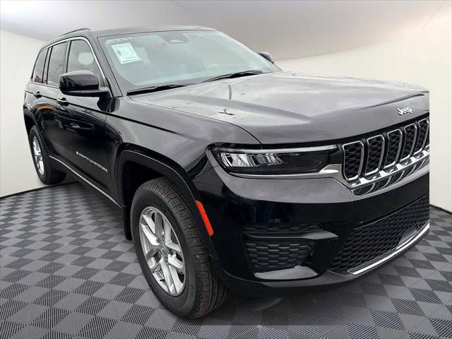 2025 Jeep Grand Cherokee GRAND CHEROKEE LAREDO X 4X4