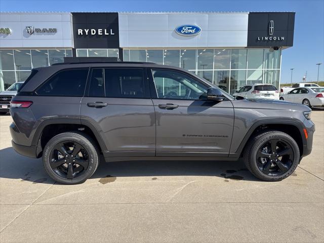 2025 Jeep Grand Cherokee GRAND CHEROKEE ALTITUDE 4X4 2025 Jeep Grand Cherokee GRAND CHEROKEE ALTITUDE 4X4