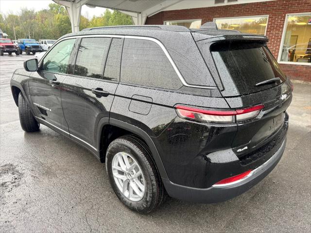 2025 Jeep Grand Cherokee GRAND CHEROKEE LAREDO X 4X4