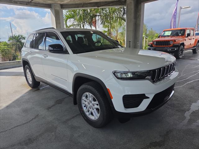 2025 Jeep Grand Cherokee GRAND CHEROKEE LAREDO 4X2