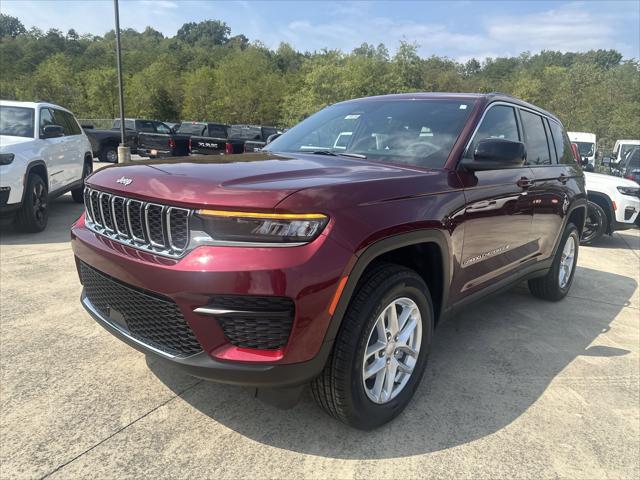 2025 Jeep Grand Cherokee GRAND CHEROKEE LAREDO X 4X4