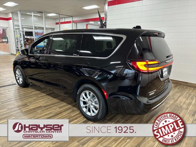 2026 Chrysler Pacifica PACIFICA SELECT AWD