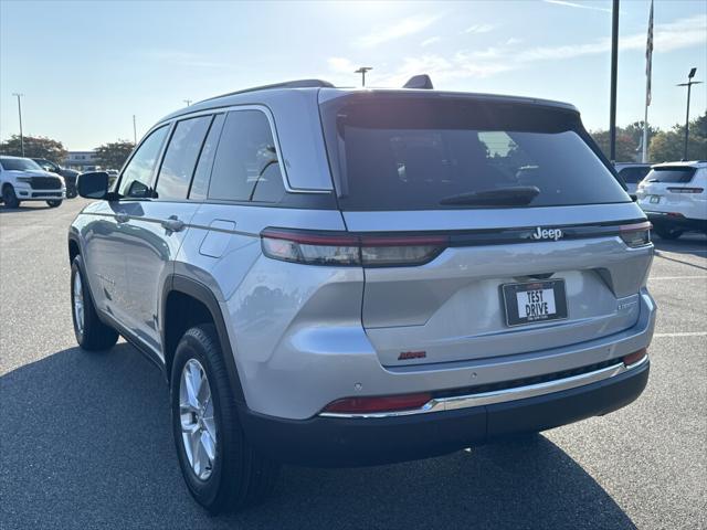 2025 Jeep Grand Cherokee GRAND CHEROKEE LAREDO X 4X2