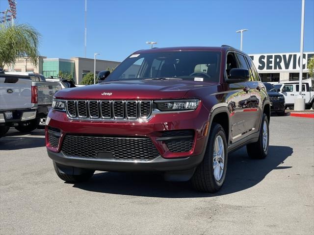 2025 Jeep Grand Cherokee GRAND CHEROKEE LAREDO X 4X2