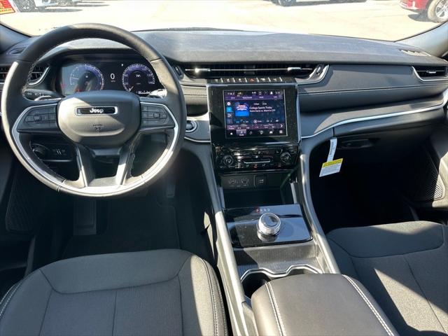 2025 Jeep Grand Cherokee GRAND CHEROKEE LAREDO X 4X2