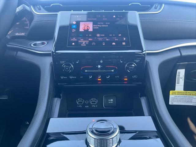 2025 Jeep Grand Cherokee GRAND CHEROKEE LAREDO X 4X4 2025 Jeep Grand Cherokee GRAND CHEROKEE LAREDO X 4X4