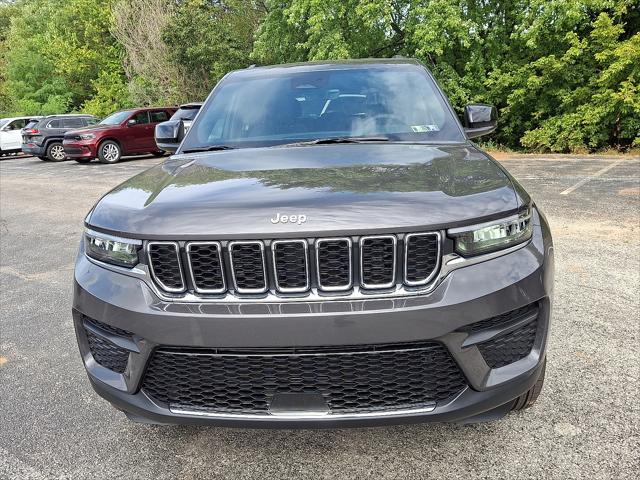 2025 Jeep Grand Cherokee GRAND CHEROKEE LAREDO X 4X4