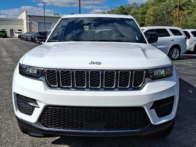 2025 Jeep Grand Cherokee GRAND CHEROKEE LAREDO X 4X4