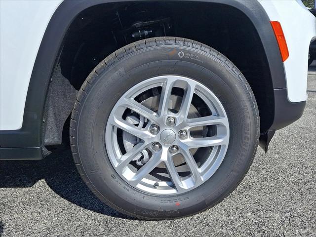 2025 Jeep Grand Cherokee Laredo X 4x4
