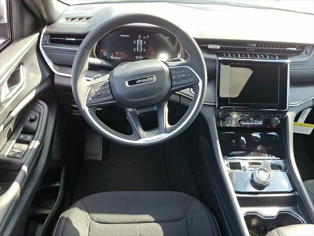 2025 Jeep Grand Cherokee Laredo X 4x4