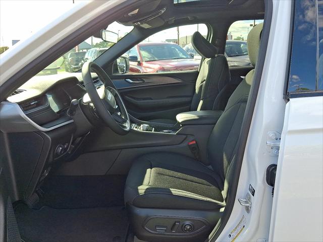 2025 Jeep Grand Cherokee Laredo X 4x4