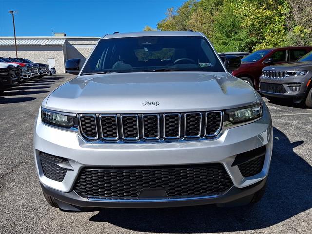 2025 Jeep Grand Cherokee GRAND CHEROKEE LAREDO X 4X4