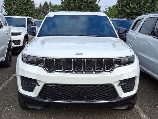 2025 Jeep Grand Cherokee GRAND CHEROKEE LAREDO X 4X4 2025 Jeep Grand Cherokee GRAND CHEROKEE LAREDO X 4X4