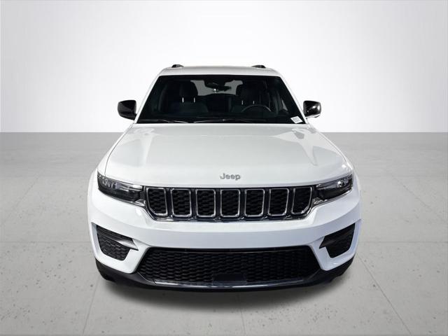 2025 Jeep Grand Cherokee GRAND CHEROKEE LAREDO X 4X4