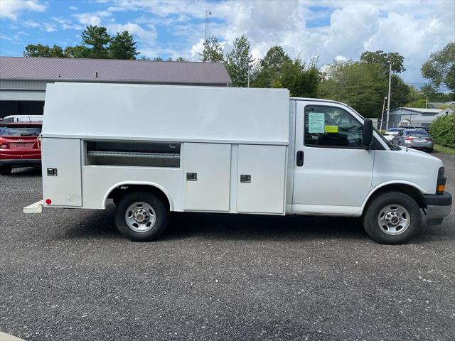2022 GMC Savana Cutaway Work Van