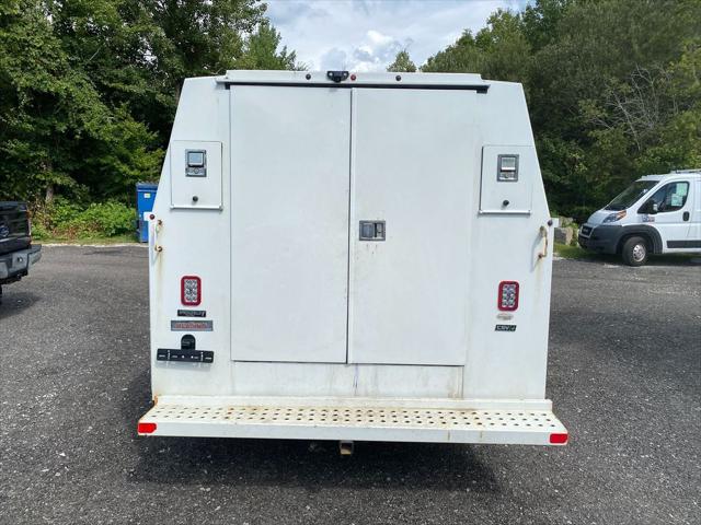 2022 GMC Savana Cutaway Work Van