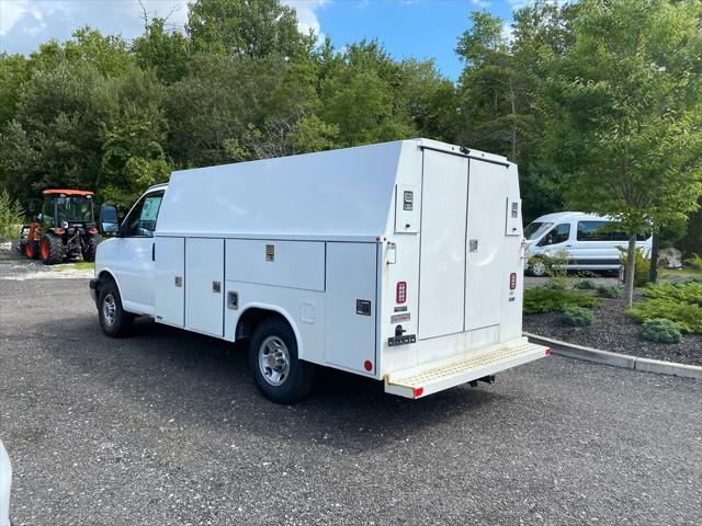 2022 GMC Savana Cutaway Work Van