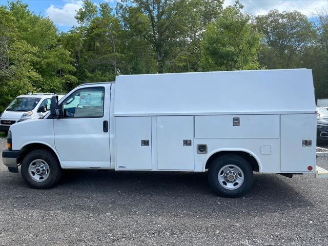 2022 GMC Savana Cutaway Work Van