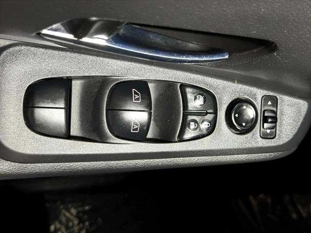 2022 Nissan Kicks SR Xtronic CVT