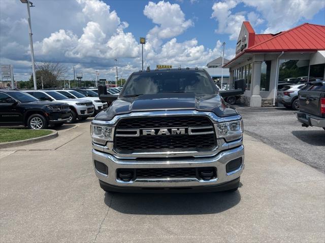 2019 RAM 3500 Tradesman Crew Cab 4x4 8 Box
