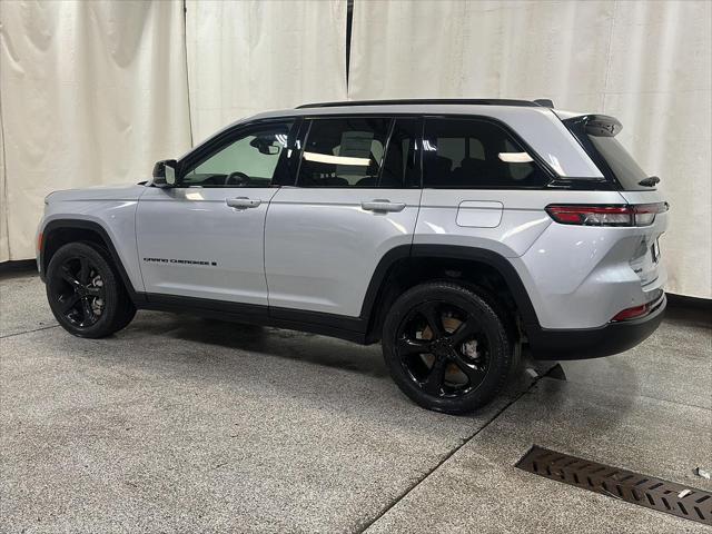 2023 Jeep Grand Cherokee Limited 4x4 2023 Jeep Grand Cherokee Limited 4x4